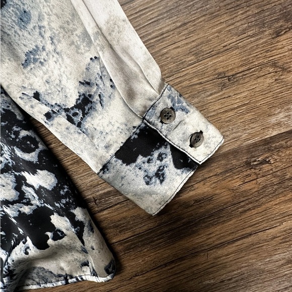 Eva Longoria Black and White Button Down Shirt with Unique Pattern - Picture 8 of 8